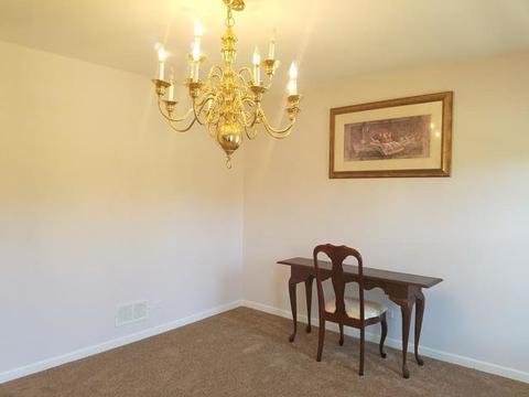 7 S Hankes Rd, Aurora, IL 60506 photo 5
