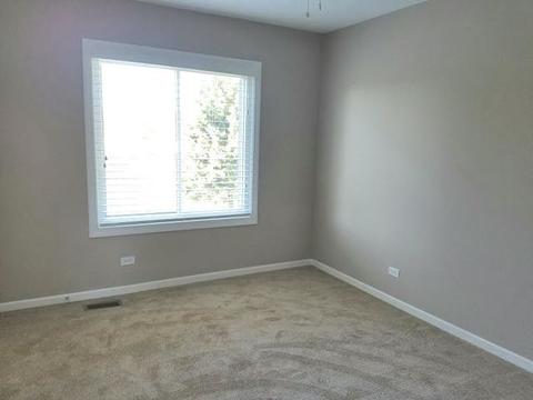 7 S Hankes Rd, Aurora, IL 60506 photo 16