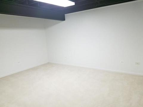 7 S Hankes Rd, Aurora, IL 60506 photo 18
