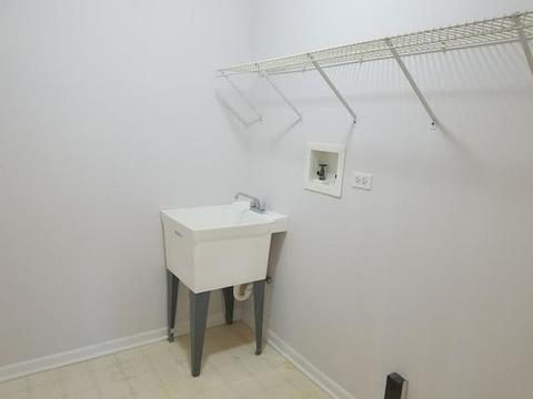 7 S Hankes Rd, Aurora, IL 60506 photo 23