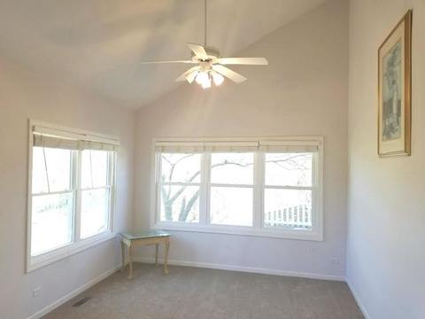 7 S Hankes Rd, Aurora, IL 60506 photo 9