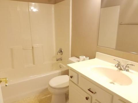 7 S Hankes Rd, Aurora, IL 60506 photo 17