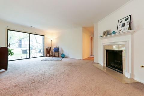 1653 Dover Ct #A, Wheaton, IL 60189 photo 4