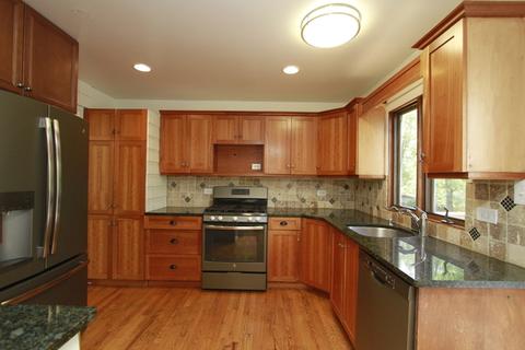 616 E Bonner Rd, Wauconda, IL 60084 photo 2