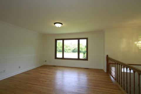 616 E Bonner Rd, Wauconda, IL 60084 photo 3