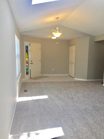 541 Lancaster Cir, Elgin, IL 60123 photo 3