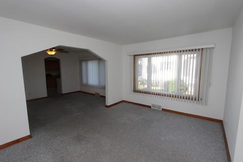 403 Dewey St, Harvard, IL 60033 photo 9