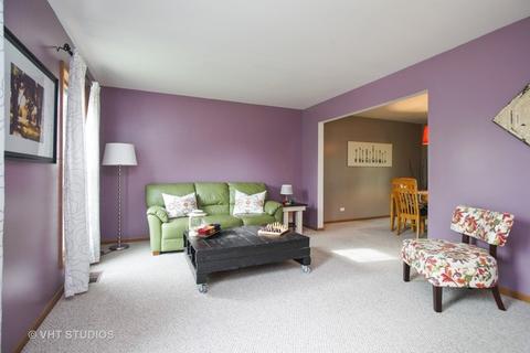 1108 Willoby Ln, Elgin, IL 60120 photo 3