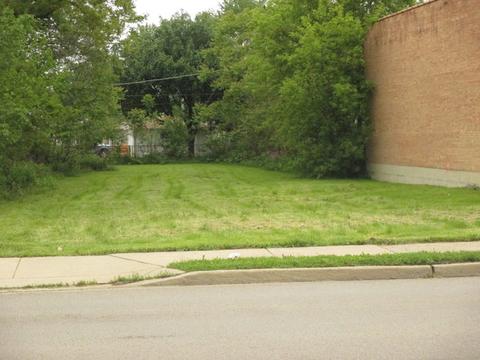 736 E St Charles Rd, Lombard, IL 60148