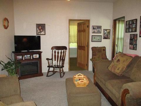 610 Green St, Peru, IL 61354 photo 2