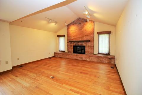 229 Aberdeen Rd, Cary, IL 60013 photo 3
