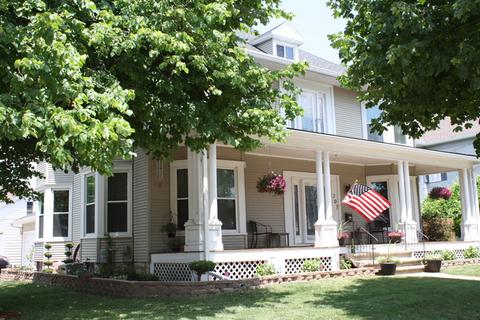 203 E Boyd St, Dixon, IL 61021 photo 1