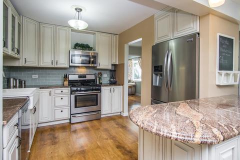 660 Perry Ln, Hoffman Estates, IL 60169 photo 15