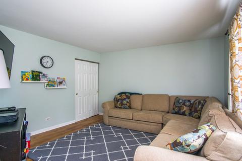 660 Perry Ln, Hoffman Estates, IL 60169 photo 17