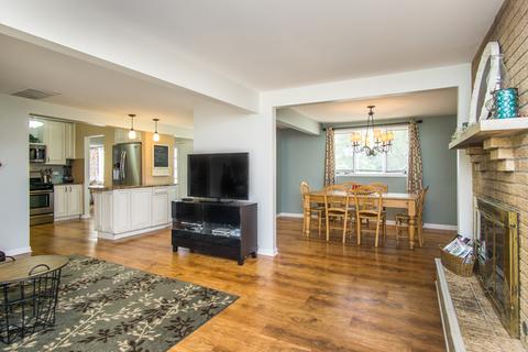 660 Perry Ln, Hoffman Estates, IL 60169 photo 8