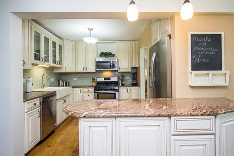 660 Perry Ln, Hoffman Estates, IL 60169 photo 14