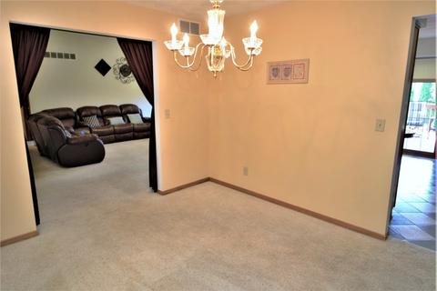 6715 Lindbloom Ln, Cherry Valley, IL 61016 photo 6