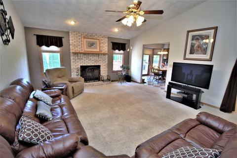 6715 Lindbloom Ln, Cherry Valley, IL 61016 photo 4