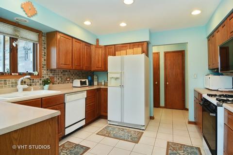 1785 Lakeview Dr #D, Wheeling, IL 60090 photo 3