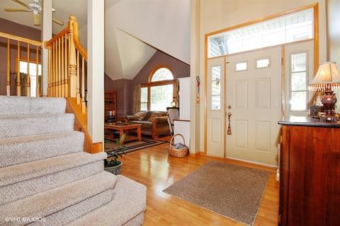 2018 Pebble Beach Dr, Plainfield, IL 60586 photo 2