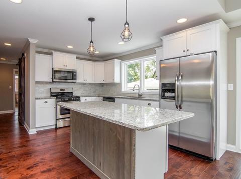 835 E 11th St, Lockport, IL 60441 photo 9