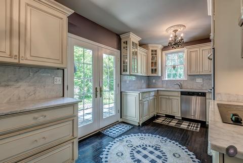 209 E Jefferson Ave, Naperville, IL 60540 photo 12