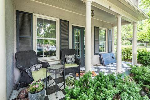 209 E Jefferson Ave, Naperville, IL 60540 photo 2