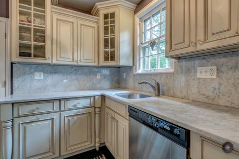 209 E Jefferson Ave, Naperville, IL 60540 photo 8