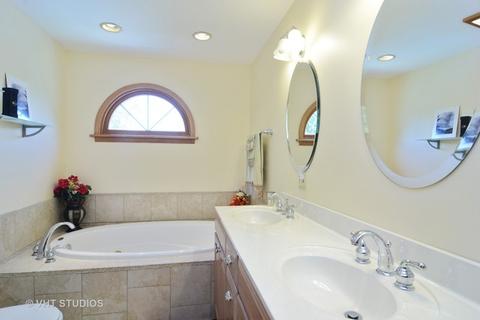 1108 S Robert Dr, Mount Prospect, IL 60056 photo 10