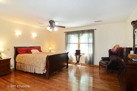 1108 S Robert Dr, Mount Prospect, IL 60056 photo 9