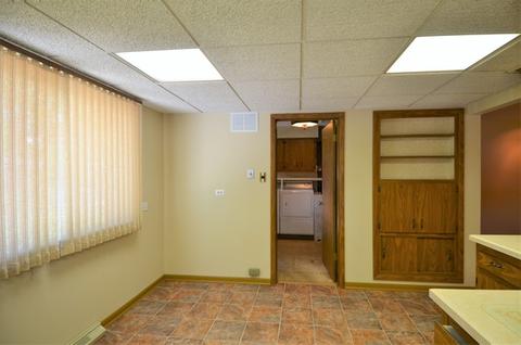 15249 Hamlin Ave, Midlothian, IL 60445 photo 8