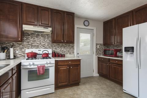 6848 Garden Ln, Bridgeview, IL 60455 photo 5