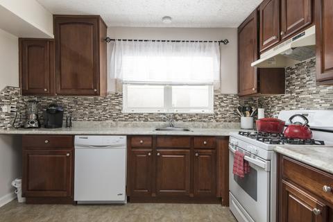 6848 Garden Ln, Bridgeview, IL 60455 photo 3
