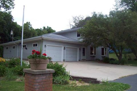 16136 Strawberry Rd, Morrison, IL 61270 photo 1