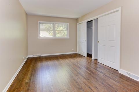 633 Pinecroft Dr, Roselle, IL 60172 photo 7