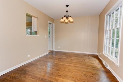 633 Pinecroft Dr, Roselle, IL 60172 photo 2
