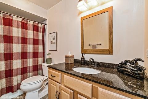 1885 Willowview Ter, Northfield, IL 60093 photo 10