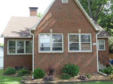 210 W Delaware St, Dwight, IL 60420 photo 2