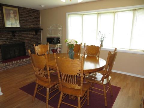 590 Edgemont Ln, Hoffman Estates, IL 60169 photo 12