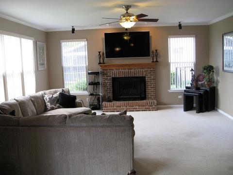 2411 Eisenhower Blvd, Mchenry, IL 60051 photo 3