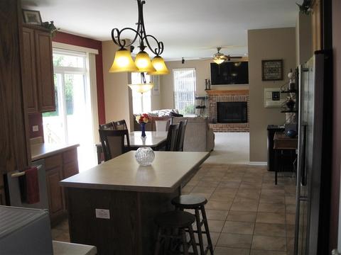 2411 Eisenhower Blvd, Mchenry, IL 60051 photo 4