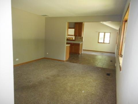 225 Carnation Ln, Hoffman Estates, IL 60169 photo 4
