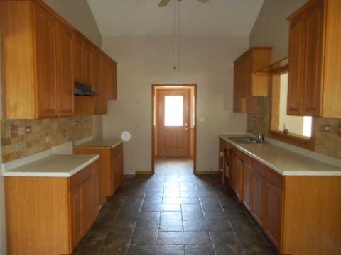 225 Carnation Ln, Hoffman Estates, IL 60169 photo 2