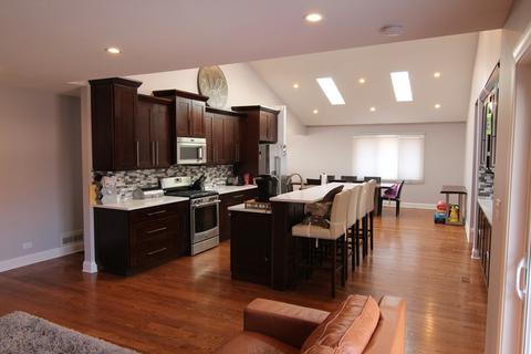 8432 S 78th Ave, Bridgeview, IL 60455 photo 3