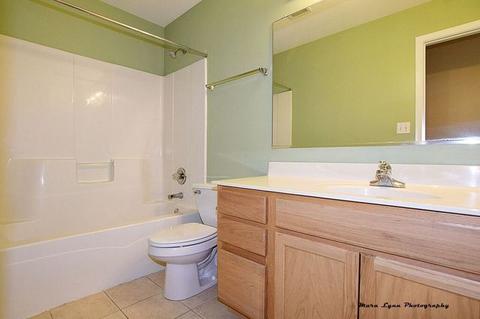 157 Fieldcrest Dr, Bartlett, IL 60103 photo 20