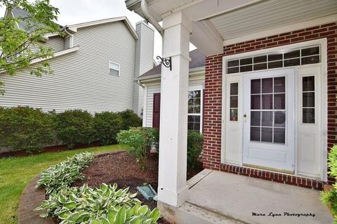 157 Fieldcrest Dr, Bartlett, IL 60103 photo 2