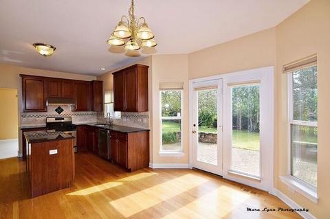 157 Fieldcrest Dr, Bartlett, IL 60103 photo 9