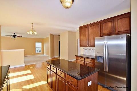 157 Fieldcrest Dr, Bartlett, IL 60103 photo 7