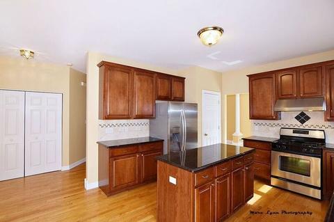 157 Fieldcrest Dr, Bartlett, IL 60103 photo 8