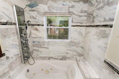 1 Pine Valley Rd, Rolling Meadows, IL 60008 photo 11